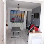 La Pergola De La * 格吕桑